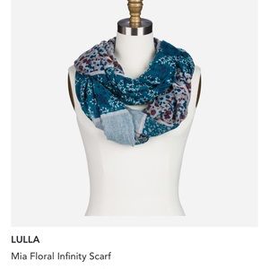 Lulla Mia Floral infinity scarf